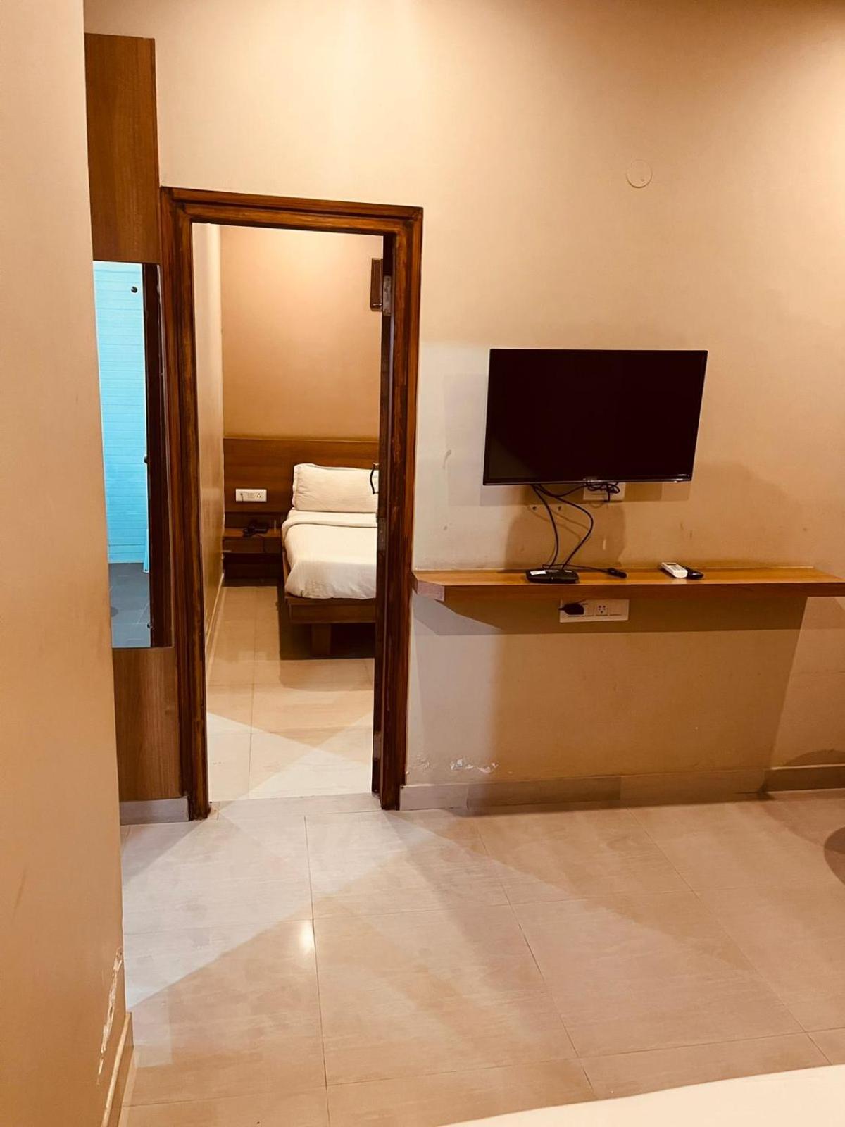 Samasth Rooms And Suits Mysore Exteriör bild