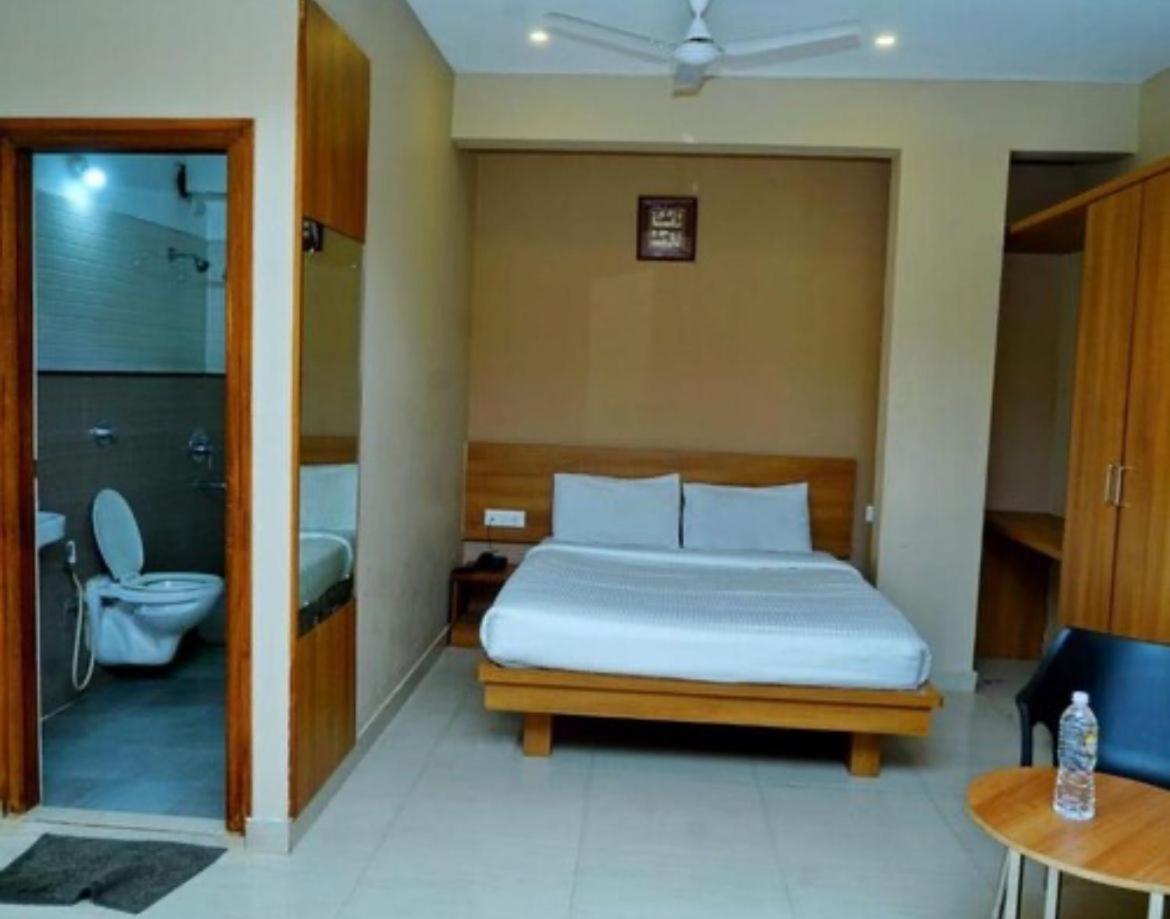 Samasth Rooms And Suits Mysore Exteriör bild