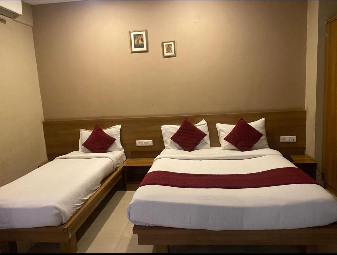 Samasth Rooms And Suits Mysore Exteriör bild