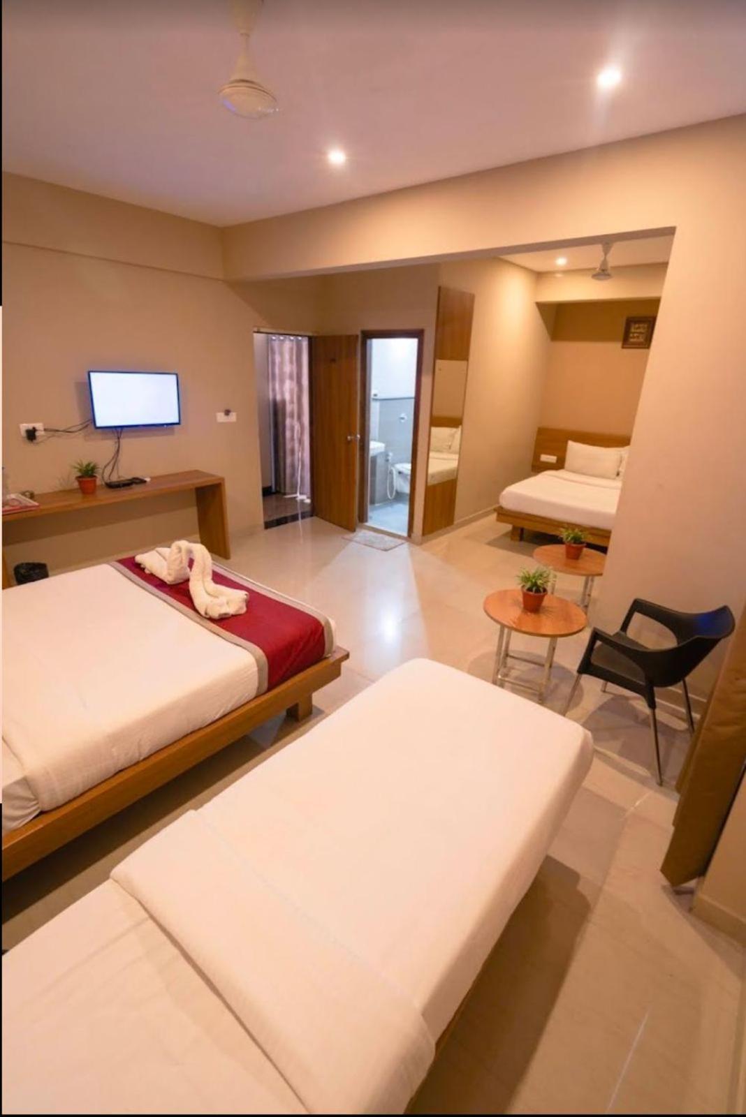 Samasth Rooms And Suits Mysore Exteriör bild