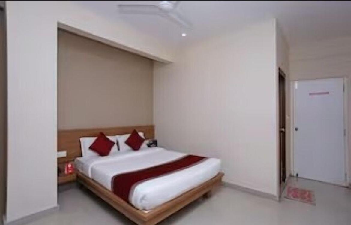 Samasth Rooms And Suits Mysore Exteriör bild