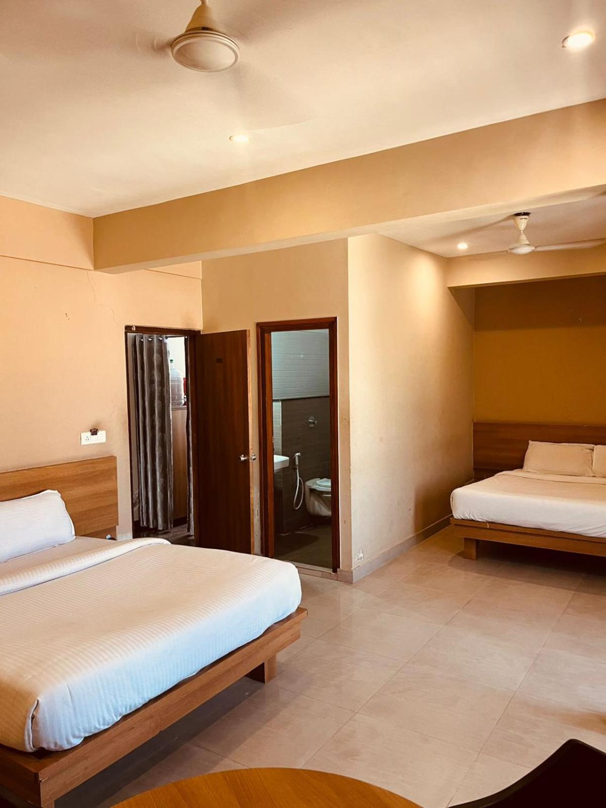 Samasth Rooms And Suits Mysore Exteriör bild