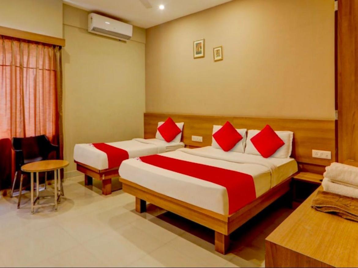 Samasth Rooms And Suits Mysore Exteriör bild