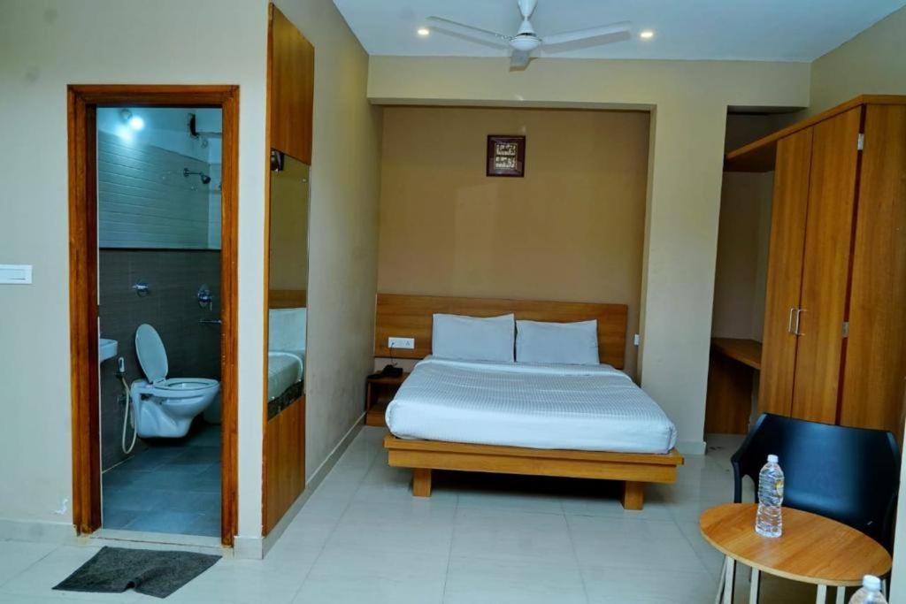 Samasth Rooms And Suits Mysore Exteriör bild